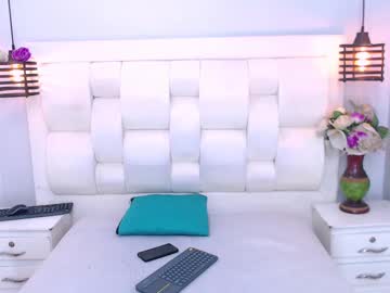 paola glow