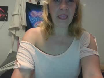 pinkwhitney618
